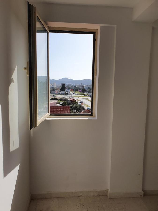 Aleksandar First Sea Line Apartment Бар Экстерьер фото