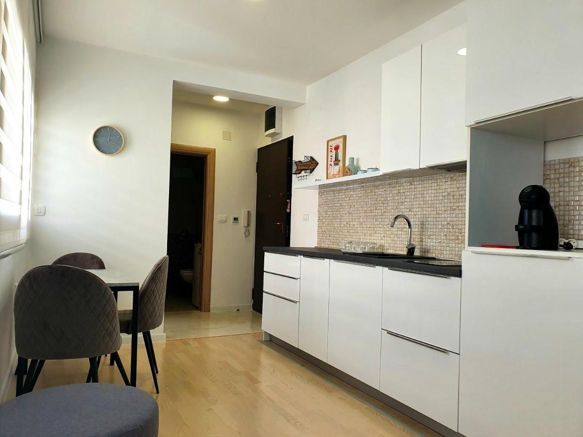 Aleksandar First Sea Line Apartment Бар Экстерьер фото