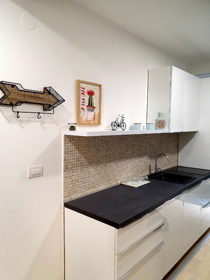 Aleksandar First Sea Line Apartment Бар Экстерьер фото