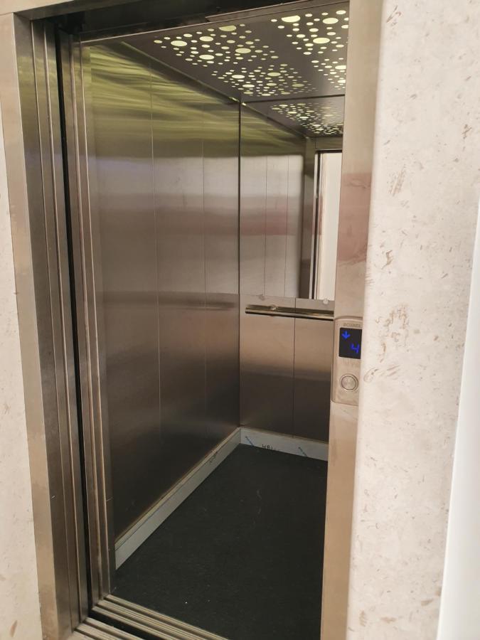 Aleksandar First Sea Line Apartment Бар Экстерьер фото